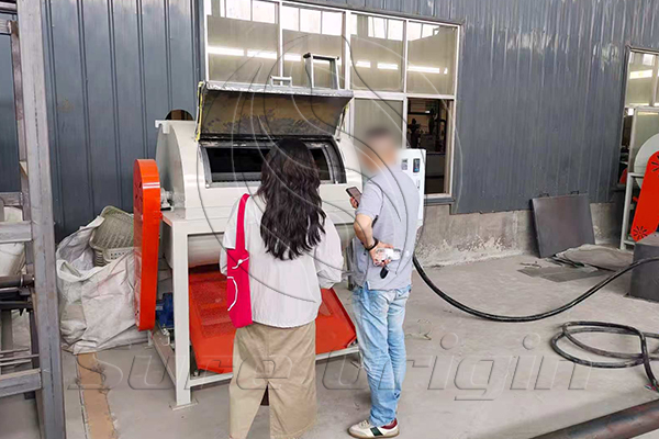 Chinese Customer Visits Our Factory for PCB dismantling machine Chinese Customer Visits Our Factory for PCB dismantling machine